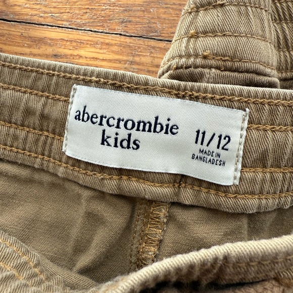 Abercrombie Kids Khaki Jogger Pants - Picture 2 of 4